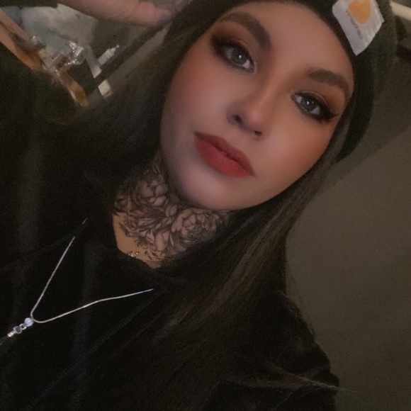 Profile Picture of Lorraine Bardi (@lorrainebardi) on Poshmark