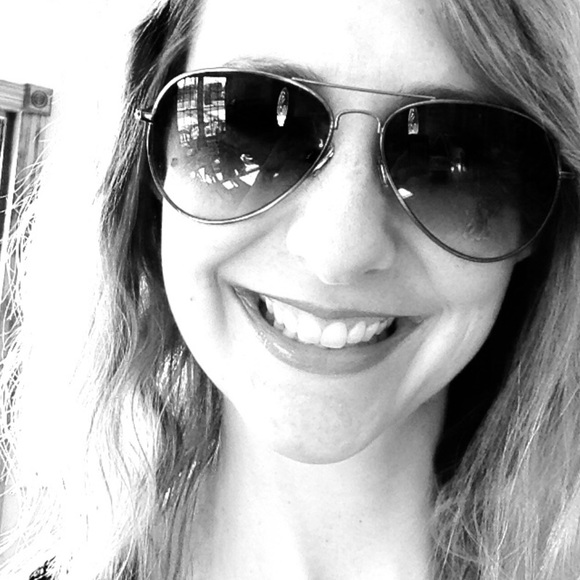 Brenna Theede - Poshmark Profile Picture of Brenna Theede (@mamatheede) on Poshmark