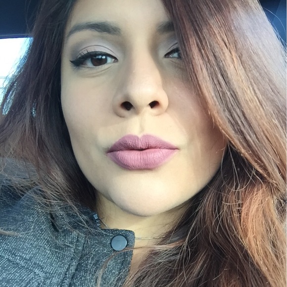 Profile Picture of Alejandra Segura (@aliisegura) on Poshmark