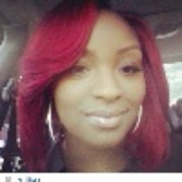 Profile Picture of Dandra Johnson (@dandra8j8) on Poshmark