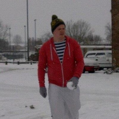 Profile Picture of Ryan Tozer (@youlimpisqueeze) on Twitter