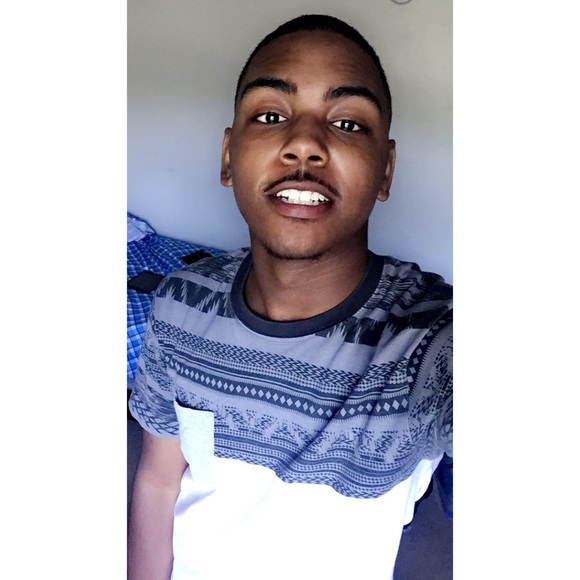Profile Picture of Raykwon Cooley (@rocglizzy) on Poshmark