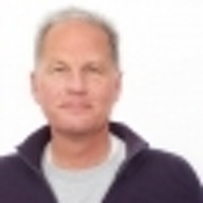 Profile Picture of Gordon Walls (@Goldenbrowngdog) on Twitter