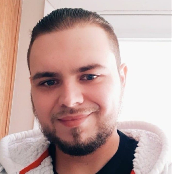 Profile Picture of Roy Jr. (@roy_scott) on Poshmark