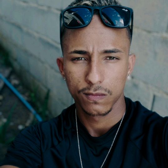 Profile Picture of Deh (@davidmenezes469) on Tiktok