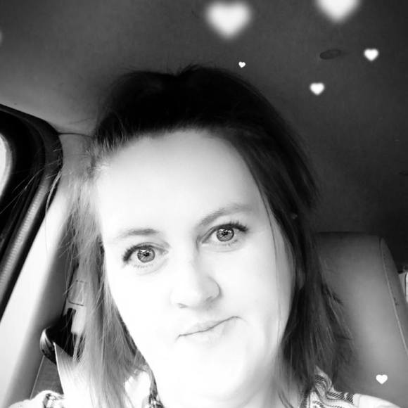 Profile Picture of Shawna King (@irishlass30) on Poshmark