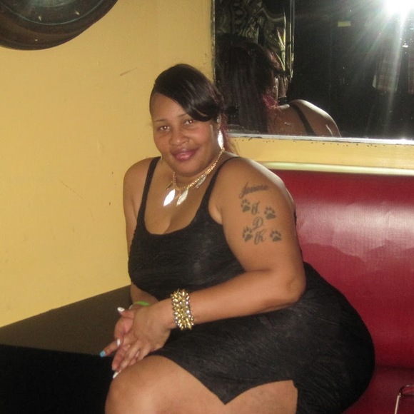 Profile Picture of Jenese Belisle (@jaybelisle) on Poshmark