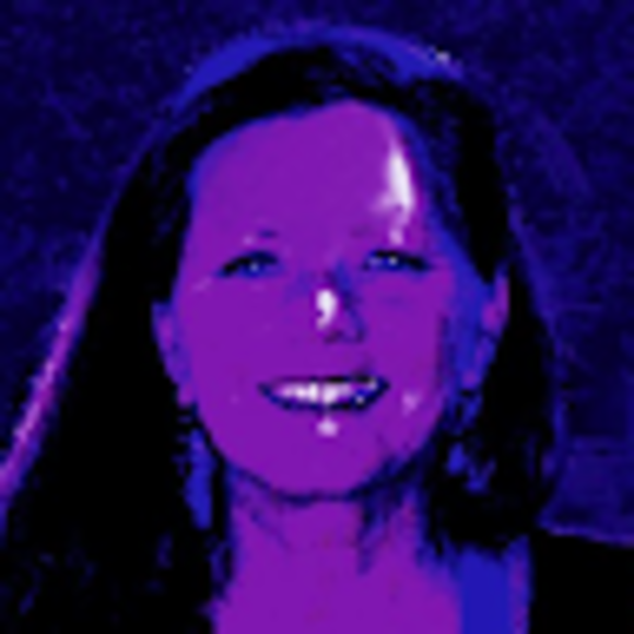 Profile Picture of Laura Olsson (@laurasorganics) on Poshmark