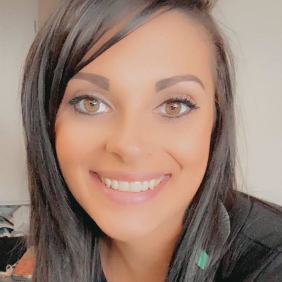 Profile Picture of Tazia Morgart (@tmorgart) on Poshmark