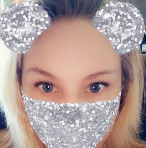 Profile Picture of Robin Boling (@rocnmomma) on Poshmark