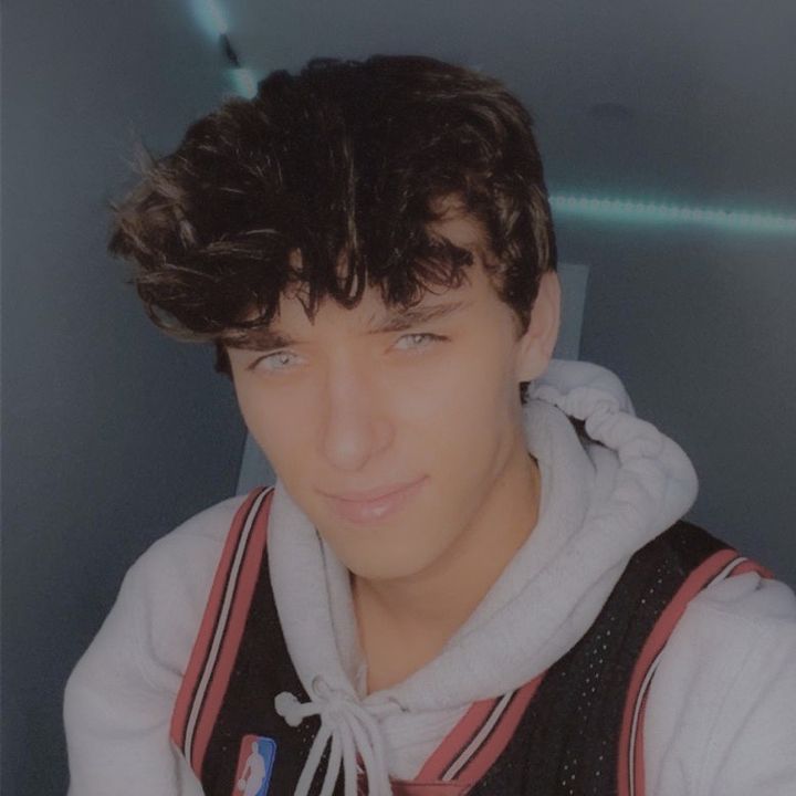 Profile Picture of 𝐿𝑎𝑛𝑑𝑜𝑛🤓 (@richardslandon) on Tiktok