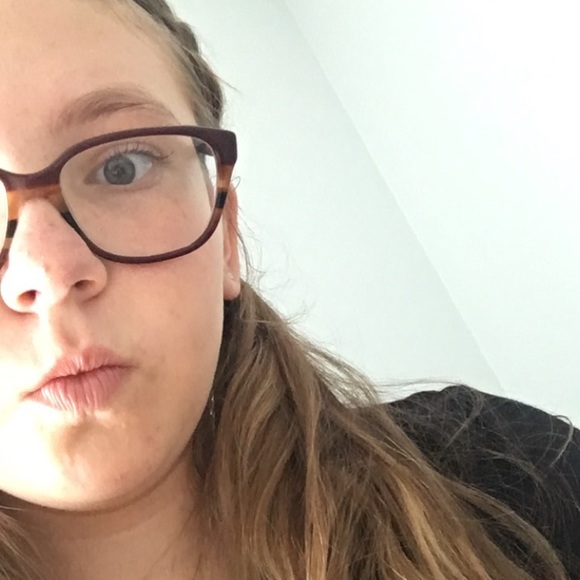 Profile Picture of Maddie Mainey (@mainleymaddie) on Poshmark