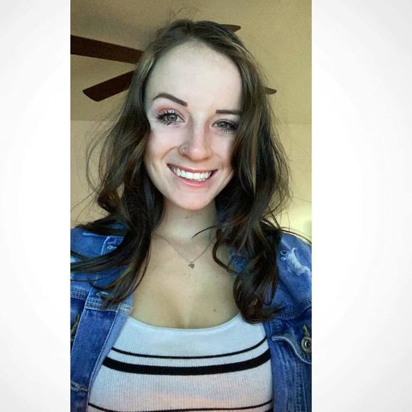 Profile Picture of Amber Manners (@ambermanners13) on Poshmark