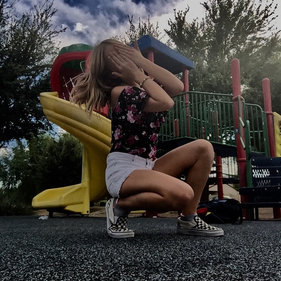 Profile Picture of Jillian Light (@jayjay_posh) on Poshmark