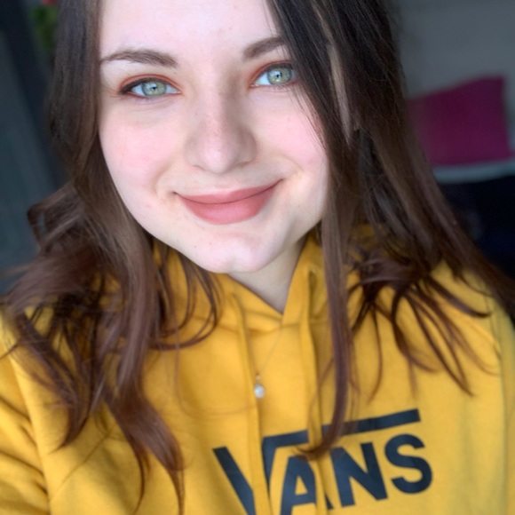 Profile Picture of Jayda Toderan (@jaydergator) on Poshmark
