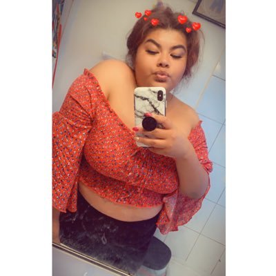 Profile Picture of Rosa R. Guzman (@Lovely_Rosiie) on Twitter