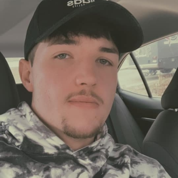 Profile Picture of Sheldon Harris (@harrissheldon95) on Poshmark