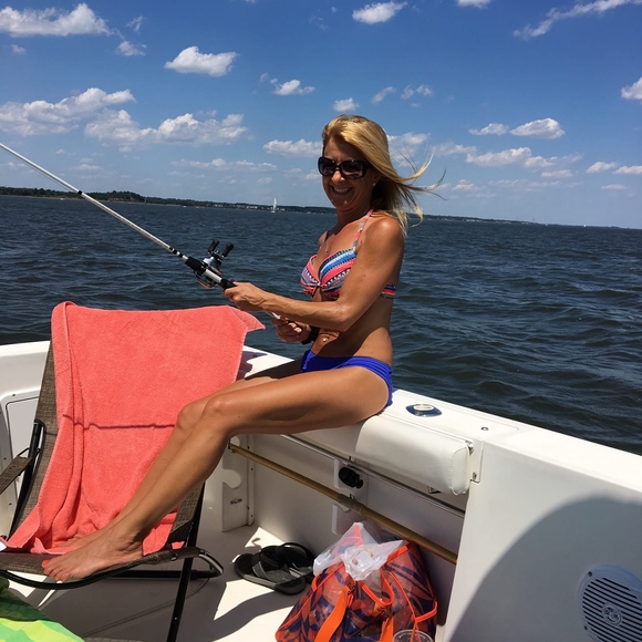 Profile Picture of Lisa Catalano (@lace6120) on Poshmark