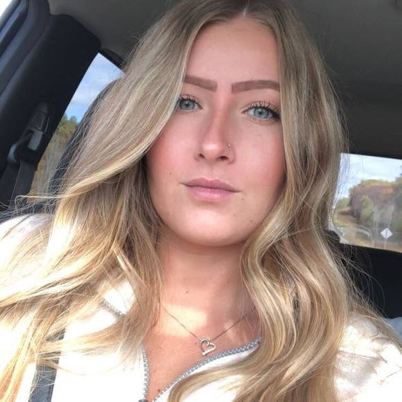 Profile Picture of Brianna Manion-eads (@bdawnme) on Poshmark