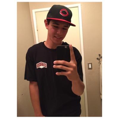 Profile Picture of Robert Luna (@_Lunaaa18) on Twitter