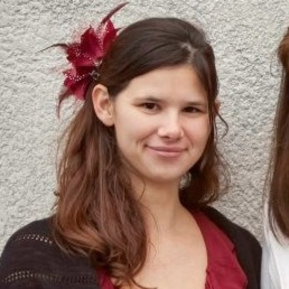 Profile Picture of Christie Aabye (@aabye2) on Poshmark