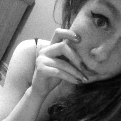 Profile Picture of Izzy Powell (@IsabellePowel17) on Twitter