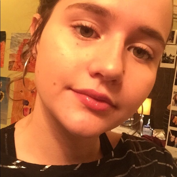 Profile Picture of Chloe Christopher (@avaclodo) on Poshmark