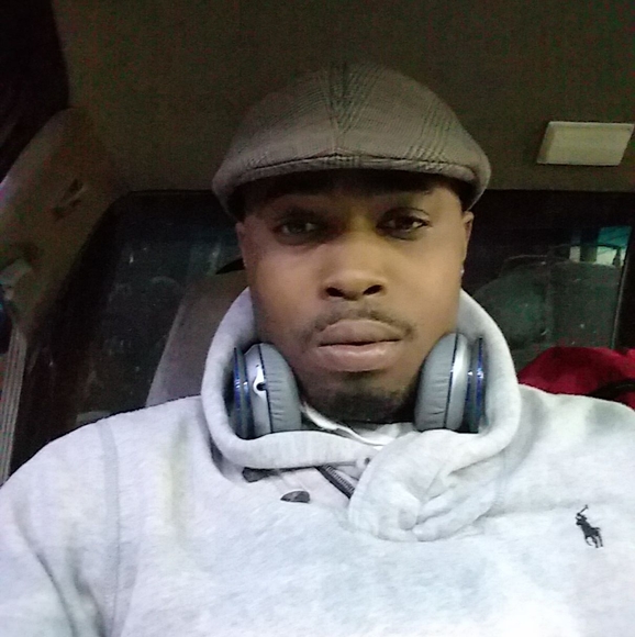 Profile Picture of June-b Cooper (@jeromecooper) on Poshmark