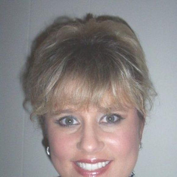 Profile Picture of Kimberly Shivers (@kkshivers) on Poshmark