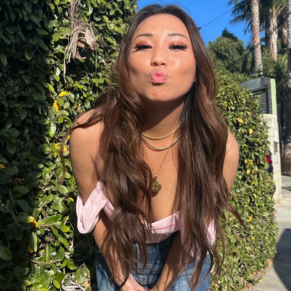 Profile Picture of Joyce Liu (@rikayce) on Poshmark