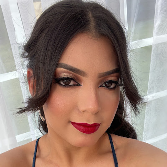 Profile Picture of Sotelo Dayana (@sotelodayana) on Poshmark