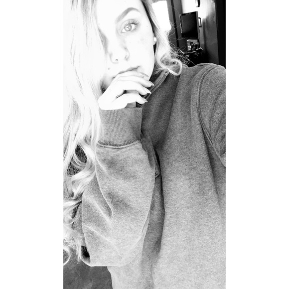 Profile Picture of Meganlynn Labrecque (@xxmeganlynnxx) on Poshmark