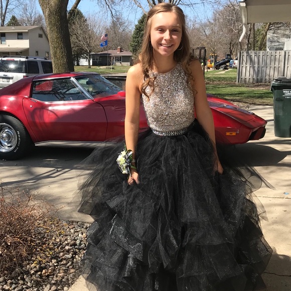 Profile Picture of Hailey Eischens (@haileyeischens) on Poshmark