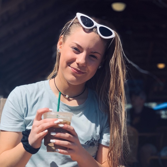 Profile Picture of Libby Porter (@libbyporter1) on Poshmark