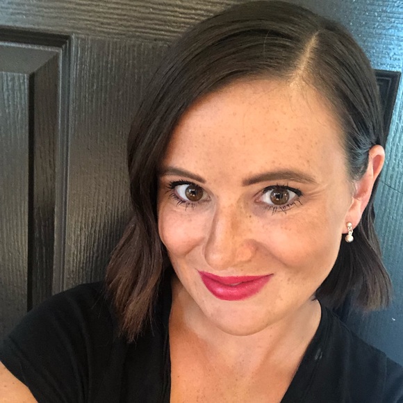 Profile Picture of Kate Swirsky (@kateswirsky) on Poshmark