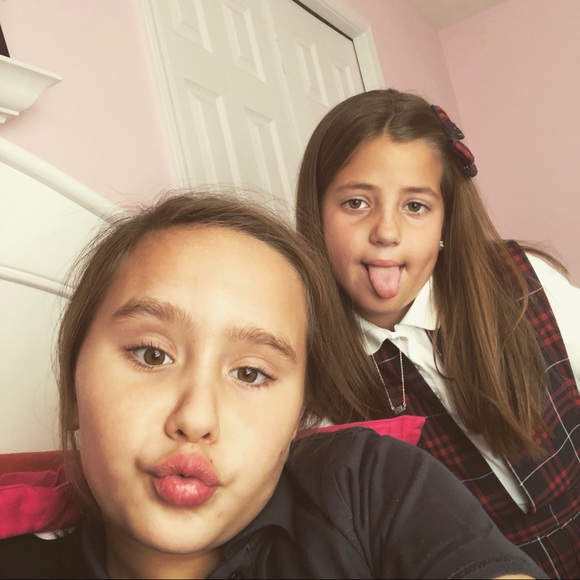 Profile Picture of Ava Gromack (@avag2222988) on Poshmark