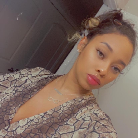 Profile Picture of Jasmine Busby (@jasminebusby) on Poshmark