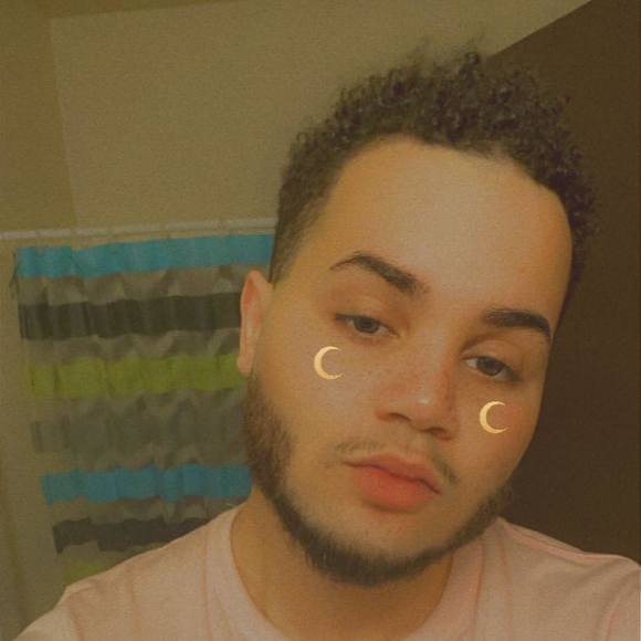 Profile Picture of Tyler Bolden (@tyler_bolden) on Poshmark