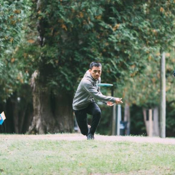 Profile Picture of Robert Yang (@robertyang96) on Poshmark