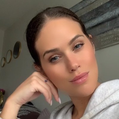 Profile Picture of Jessie Downey (@_JessieVictoria) on Twitter