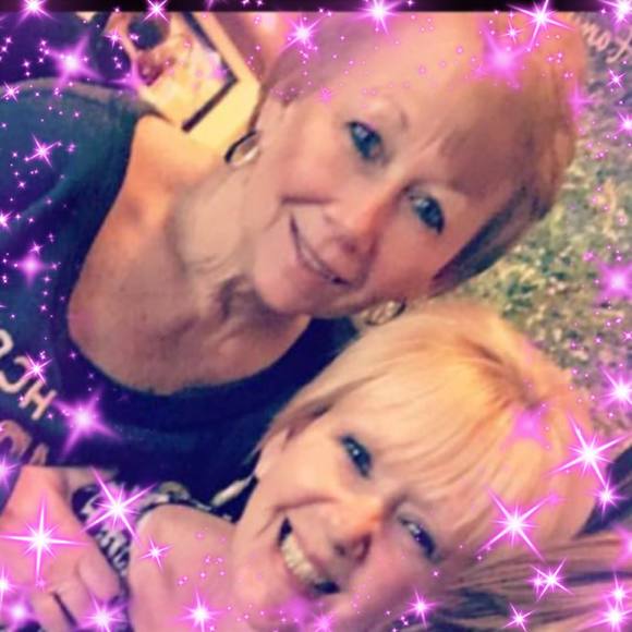 Profile Picture of Theresa praskala Nidoh (@theresanidoh) on Poshmark