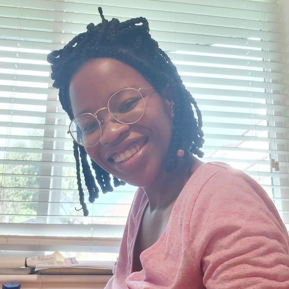 Profile Picture of Emiope Mimiko (@emi_02) on Poshmark