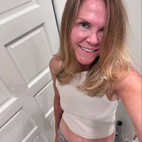 Profile Picture of Melissa Lester (@melissa_vivian) on Pinterest