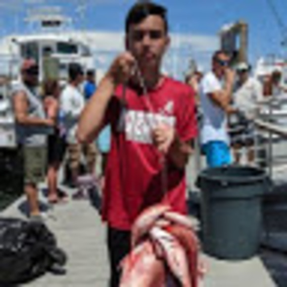 Profile Picture of Thomas Menold (@thomasrm04) on Poshmark