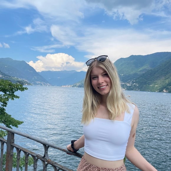Profile Picture of Kailee Kearley (@kearleykailee) on Poshmark