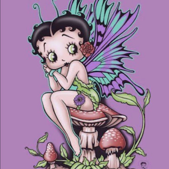 Profile Picture of Angelize Devargas (@angelize_d) on Poshmark