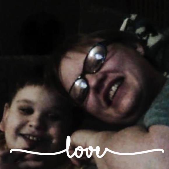 Profile Picture of Heidi Denuyl (@heididenuyl) on Poshmark