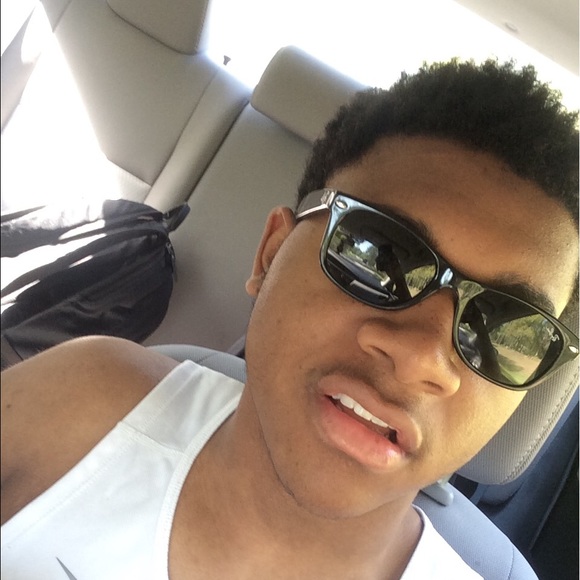 Profile Picture of Michael Dunbar (@michaelomega) on Poshmark