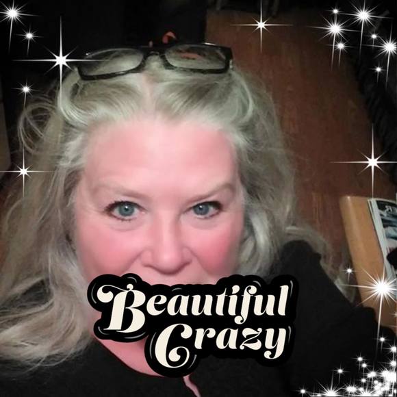 Profile Picture of Sandi Swadley (@sandiswadley) on Poshmark