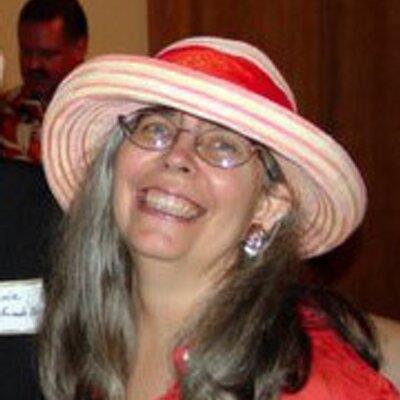 Profile Picture of Andrea Kay Foster (@akabooklady) on Twitter